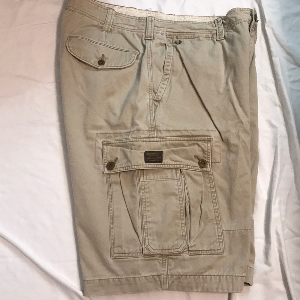 AE cargo shorts